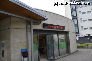 [P08] Langa exitul de la Val d'Europe, este si o Sandvicherie, foarte aproape de hotel.  » foto by TraianS
 - 
<span class="allrVoted glyphicon glyphicon-heart hidden" id="av498476"></span>
<a class="m-l-10 hidden" id="sv498476" onclick="voting_Foto_DelVot(,498476,16149)" role="button">șterge vot <span class="glyphicon glyphicon-remove"></span></a>
<a id="v9498476" class=" c-red"  onclick="voting_Foto_SetVot(498476)" role="button"><span class="glyphicon glyphicon-heart-empty"></span> <b>LIKE</b> = Votează poza</a> <img class="hidden"  id="f498476W9" src="/imagini/loader.gif" border="0" /><span class="AjErrMes hidden" id="e498476ErM"></span>