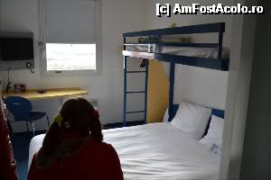 [P09] Camera. Un pat dublu, si un pat etajat. Ibis Budget... standard.  » foto by TraianS
 - 
<span class="allrVoted glyphicon glyphicon-heart hidden" id="av498477"></span>
<a class="m-l-10 hidden" id="sv498477" onclick="voting_Foto_DelVot(,498477,16149)" role="button">șterge vot <span class="glyphicon glyphicon-remove"></span></a>
<a id="v9498477" class=" c-red"  onclick="voting_Foto_SetVot(498477)" role="button"><span class="glyphicon glyphicon-heart-empty"></span> <b>LIKE</b> = Votează poza</a> <img class="hidden"  id="f498477W9" src="/imagini/loader.gif" border="0" /><span class="AjErrMes hidden" id="e498477ErM"></span>