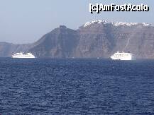 [P21] Caldera si Fira vazute din port, la plecare » foto by argemi*
 - 
<span class="allrVoted glyphicon glyphicon-heart hidden" id="av264333"></span>
<a class="m-l-10 hidden" id="sv264333" onclick="voting_Foto_DelVot(,264333,16213)" role="button">șterge vot <span class="glyphicon glyphicon-remove"></span></a>
<a id="v9264333" class=" c-red"  onclick="voting_Foto_SetVot(264333)" role="button"><span class="glyphicon glyphicon-heart-empty"></span> <b>LIKE</b> = Votează poza</a> <img class="hidden"  id="f264333W9" src="/imagini/loader.gif" border="0" /><span class="AjErrMes hidden" id="e264333ErM"></span>