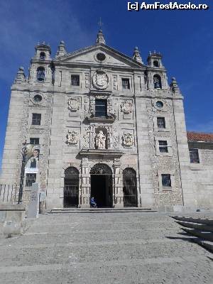 [P15] Convento de Santa Teresa
In stanga se vede panoul aniversar care anunta ca anul acesta in septembrie se va tine un mare congres dedicat implinirii a 600 de ani de la nasterea sf. Teresa » foto by amero
 - 
<span class="allrVoted glyphicon glyphicon-heart hidden" id="av619438"></span>
<a class="m-l-10 hidden" id="sv619438" onclick="voting_Foto_DelVot(,619438,16214)" role="button">șterge vot <span class="glyphicon glyphicon-remove"></span></a>
<a id="v9619438" class=" c-red"  onclick="voting_Foto_SetVot(619438)" role="button"><span class="glyphicon glyphicon-heart-empty"></span> <b>LIKE</b> = Votează poza</a> <img class="hidden"  id="f619438W9" src="/imagini/loader.gif" border="0" /><span class="AjErrMes hidden" id="e619438ErM"></span>