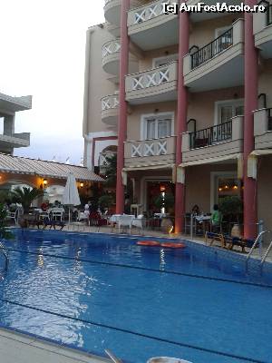 [P05] piscina comuna hotelurilor Evdion, Evilion, Stivli » foto by z_claudiu
 - 
<span class="allrVoted glyphicon glyphicon-heart hidden" id="av527758"></span>
<a class="m-l-10 hidden" id="sv527758" onclick="voting_Foto_DelVot(,527758,16256)" role="button">șterge vot <span class="glyphicon glyphicon-remove"></span></a>
<a id="v9527758" class=" c-red"  onclick="voting_Foto_SetVot(527758)" role="button"><span class="glyphicon glyphicon-heart-empty"></span> <b>LIKE</b> = Votează poza</a> <img class="hidden"  id="f527758W9" src="/imagini/loader.gif" border="0" /><span class="AjErrMes hidden" id="e527758ErM"></span>