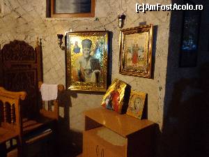 [P06] Mănăstirea Colilia, Paraclisul Sfântului Mare Mucenic Gheorghe: în partea dreaptă jos, Icoana Maicii Domnului pictată de fetița vindecată de leucemie.  » foto by mariana.olaru
 - 
<span class="allrVoted glyphicon glyphicon-heart hidden" id="av503241"></span>
<a class="m-l-10 hidden" id="sv503241" onclick="voting_Foto_DelVot(,503241,16273)" role="button">șterge vot <span class="glyphicon glyphicon-remove"></span></a>
<a id="v9503241" class=" c-red"  onclick="voting_Foto_SetVot(503241)" role="button"><span class="glyphicon glyphicon-heart-empty"></span> <b>LIKE</b> = Votează poza</a> <img class="hidden"  id="f503241W9" src="/imagini/loader.gif" border="0" /><span class="AjErrMes hidden" id="e503241ErM"></span>