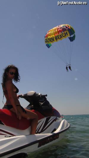 [P11] paraseling si skijet » foto by Alesia2891
 - 
<span class="allrVoted glyphicon glyphicon-heart hidden" id="av503948"></span>
<a class="m-l-10 hidden" id="sv503948" onclick="voting_Foto_DelVot(,503948,16284)" role="button">șterge vot <span class="glyphicon glyphicon-remove"></span></a>
<a id="v9503948" class=" c-red"  onclick="voting_Foto_SetVot(503948)" role="button"><span class="glyphicon glyphicon-heart-empty"></span> <b>LIKE</b> = Votează poza</a> <img class="hidden"  id="f503948W9" src="/imagini/loader.gif" border="0" /><span class="AjErrMes hidden" id="e503948ErM"></span>