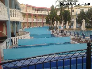 [P01] Palazzo di Zante zona interioară cu piscina » foto by georgeb
 - 
<span class="allrVoted glyphicon glyphicon-heart hidden" id="av506281"></span>
<a class="m-l-10 hidden" id="sv506281" onclick="voting_Foto_DelVot(,506281,16330)" role="button">șterge vot <span class="glyphicon glyphicon-remove"></span></a>
<a id="v9506281" class=" c-red"  onclick="voting_Foto_SetVot(506281)" role="button"><span class="glyphicon glyphicon-heart-empty"></span> <b>LIKE</b> = Votează poza</a> <img class="hidden"  id="f506281W9" src="/imagini/loader.gif" border="0" /><span class="AjErrMes hidden" id="e506281ErM"></span>