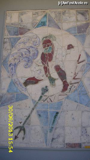 [P26] Mozaic din resort, artist autohton » foto by georgeb
 - 
<span class="allrVoted glyphicon glyphicon-heart hidden" id="av506306"></span>
<a class="m-l-10 hidden" id="sv506306" onclick="voting_Foto_DelVot(,506306,16330)" role="button">șterge vot <span class="glyphicon glyphicon-remove"></span></a>
<a id="v9506306" class=" c-red"  onclick="voting_Foto_SetVot(506306)" role="button"><span class="glyphicon glyphicon-heart-empty"></span> <b>LIKE</b> = Votează poza</a> <img class="hidden"  id="f506306W9" src="/imagini/loader.gif" border="0" /><span class="AjErrMes hidden" id="e506306ErM"></span>