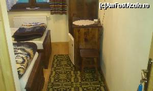 [P16] Mochetă şi mobilier la Villa Pasja (Vila Pasiune) din Zakopane, Polonia.  » foto by traian.leuca †
 - 
<span class="allrVoted glyphicon glyphicon-heart hidden" id="av507003"></span>
<a class="m-l-10 hidden" id="sv507003" onclick="voting_Foto_DelVot(,507003,16336)" role="button">șterge vot <span class="glyphicon glyphicon-remove"></span></a>
<a id="v9507003" class=" c-red"  onclick="voting_Foto_SetVot(507003)" role="button"><span class="glyphicon glyphicon-heart-empty"></span> <b>LIKE</b> = Votează poza</a> <img class="hidden"  id="f507003W9" src="/imagini/loader.gif" border="0" /><span class="AjErrMes hidden" id="e507003ErM"></span>
