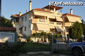 [P01] Pensiunea Thassos Paradise, vedere dinspre parcare. Doar partea din dreapta cum privim se inchiriaza » foto by alunelu69
 - 
<span class="allrVoted glyphicon glyphicon-heart hidden" id="av508860"></span>
<a class="m-l-10 hidden" id="sv508860" onclick="voting_Foto_DelVot(,508860,16378)" role="button">șterge vot <span class="glyphicon glyphicon-remove"></span></a>
<a id="v9508860" class=" c-red"  onclick="voting_Foto_SetVot(508860)" role="button"><span class="glyphicon glyphicon-heart-empty"></span> <b>LIKE</b> = Votează poza</a> <img class="hidden"  id="f508860W9" src="/imagini/loader.gif" border="0" /><span class="AjErrMes hidden" id="e508860ErM"></span>