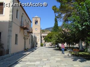 [P10] Mănăstirea Hosios Loukas - intrarea prin poarta de lângă turnul cu ceas » foto by Carmen Ion
 - 
<span class="allrVoted glyphicon glyphicon-heart hidden" id="av1141438"></span>
<a class="m-l-10 hidden" id="sv1141438" onclick="voting_Foto_DelVot(,1141438,16497)" role="button">șterge vot <span class="glyphicon glyphicon-remove"></span></a>
<a id="v91141438" class=" c-red"  onclick="voting_Foto_SetVot(1141438)" role="button"><span class="glyphicon glyphicon-heart-empty"></span> <b>LIKE</b> = Votează poza</a> <img class="hidden"  id="f1141438W9" src="/imagini/loader.gif" border="0" /><span class="AjErrMes hidden" id="e1141438ErM"></span>