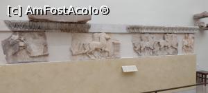 [P61] Partea de sud a Trezoreriei sifniene: rapirea Hypodamei da catre Pelops. » foto by ovidiuyepi
 - 
<span class="allrVoted glyphicon glyphicon-heart hidden" id="av1320589"></span>
<a class="m-l-10 hidden" id="sv1320589" onclick="voting_Foto_DelVot(,1320589,16497)" role="button">șterge vot <span class="glyphicon glyphicon-remove"></span></a>
<a id="v91320589" class=" c-red"  onclick="voting_Foto_SetVot(1320589)" role="button"><span class="glyphicon glyphicon-heart-empty"></span> <b>LIKE</b> = Votează poza</a> <img class="hidden"  id="f1320589W9" src="/imagini/loader.gif" border="0" /><span class="AjErrMes hidden" id="e1320589ErM"></span>