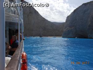 [P09] Zakynthos - Navagio. Intrarea în golf.  » foto by iulianic
 - 
<span class="allrVoted glyphicon glyphicon-heart hidden" id="av908424"></span>
<a class="m-l-10 hidden" id="sv908424" onclick="voting_Foto_DelVot(,908424,16617)" role="button">șterge vot <span class="glyphicon glyphicon-remove"></span></a>
<a id="v9908424" class=" c-red"  onclick="voting_Foto_SetVot(908424)" role="button"><span class="glyphicon glyphicon-heart-empty"></span> <b>LIKE</b> = Votează poza</a> <img class="hidden"  id="f908424W9" src="/imagini/loader.gif" border="0" /><span class="AjErrMes hidden" id="e908424ErM"></span>