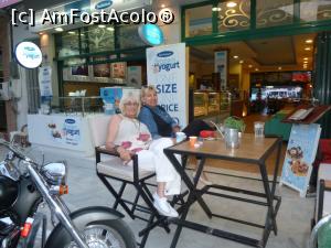 [P03] La o cafea...  » foto by maria55 †
 - 
<span class="allrVoted glyphicon glyphicon-heart hidden" id="av727307"></span>
<a class="m-l-10 hidden" id="sv727307" onclick="voting_Foto_DelVot(,727307,16678)" role="button">șterge vot <span class="glyphicon glyphicon-remove"></span></a>
<a id="v9727307" class=" c-red"  onclick="voting_Foto_SetVot(727307)" role="button"><span class="glyphicon glyphicon-heart-empty"></span> <b>LIKE</b> = Votează poza</a> <img class="hidden"  id="f727307W9" src="/imagini/loader.gif" border="0" /><span class="AjErrMes hidden" id="e727307ErM"></span>