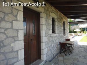 [P19] intrarea in vila...  » foto by Tomi si Lili
 - 
<span class="allrVoted glyphicon glyphicon-heart hidden" id="av724308"></span>
<a class="m-l-10 hidden" id="sv724308" onclick="voting_Foto_DelVot(,724308,16678)" role="button">șterge vot <span class="glyphicon glyphicon-remove"></span></a>
<a id="v9724308" class=" c-red"  onclick="voting_Foto_SetVot(724308)" role="button"><span class="glyphicon glyphicon-heart-empty"></span> <b>LIKE</b> = Votează poza</a> <img class="hidden"  id="f724308W9" src="/imagini/loader.gif" border="0" /><span class="AjErrMes hidden" id="e724308ErM"></span>