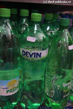 [P03] Apa minerala in supermarket cea plata 2.5l = 1.5lv. La plaja preturi duble.  » foto by vp_chris
 - 
<span class="allrVoted glyphicon glyphicon-heart hidden" id="av523161"></span>
<a class="m-l-10 hidden" id="sv523161" onclick="voting_Foto_DelVot(,523161,16744)" role="button">șterge vot <span class="glyphicon glyphicon-remove"></span></a>
<a id="v9523161" class=" c-red"  onclick="voting_Foto_SetVot(523161)" role="button"><span class="glyphicon glyphicon-heart-empty"></span> <b>LIKE</b> = Votează poza</a> <img class="hidden"  id="f523161W9" src="/imagini/loader.gif" border="0" /><span class="AjErrMes hidden" id="e523161ErM"></span>