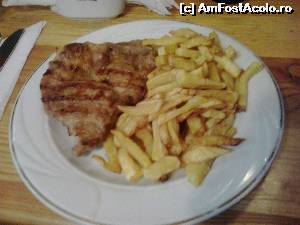[P02] Restaurantul cabanei Piatra Arsă - ceafă de porc la grătar cu cartofi pai » foto by Dragoș_MD
 - 
<span class="allrVoted glyphicon glyphicon-heart hidden" id="av667682"></span>
<a class="m-l-10 hidden" id="sv667682" onclick="voting_Foto_DelVot(,667682,16747)" role="button">șterge vot <span class="glyphicon glyphicon-remove"></span></a>
<a id="v9667682" class=" c-red"  onclick="voting_Foto_SetVot(667682)" role="button"><span class="glyphicon glyphicon-heart-empty"></span> <b>LIKE</b> = Votează poza</a> <img class="hidden"  id="f667682W9" src="/imagini/loader.gif" border="0" /><span class="AjErrMes hidden" id="e667682ErM"></span>