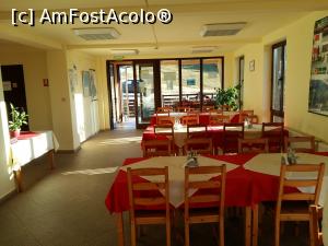 [P07] Sala de mese de la Cabana Dichiu (acum, aranjate puțin mai altfel)  » foto by Dragoș_MD
 - 
<span class="allrVoted glyphicon glyphicon-heart hidden" id="av1011909"></span>
<a class="m-l-10 hidden" id="sv1011909" onclick="voting_Foto_DelVot(,1011909,16747)" role="button">șterge vot <span class="glyphicon glyphicon-remove"></span></a>
<a id="v91011909" class=" c-red"  onclick="voting_Foto_SetVot(1011909)" role="button"><span class="glyphicon glyphicon-heart-empty"></span> <b>LIKE</b> = Votează poza</a> <img class="hidden"  id="f1011909W9" src="/imagini/loader.gif" border="0" /><span class="AjErrMes hidden" id="e1011909ErM"></span>