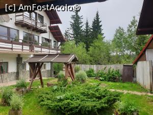 [P09] foișor in curtea cabanei » foto by robert
 - 
<span class="allrVoted glyphicon glyphicon-heart hidden" id="av1170731"></span>
<a class="m-l-10 hidden" id="sv1170731" onclick="voting_Foto_DelVot(,1170731,16747)" role="button">șterge vot <span class="glyphicon glyphicon-remove"></span></a>
<a id="v91170731" class=" c-red"  onclick="voting_Foto_SetVot(1170731)" role="button"><span class="glyphicon glyphicon-heart-empty"></span> <b>LIKE</b> = Votează poza</a> <img class="hidden"  id="f1170731W9" src="/imagini/loader.gif" border="0" /><span class="AjErrMes hidden" id="e1170731ErM"></span>