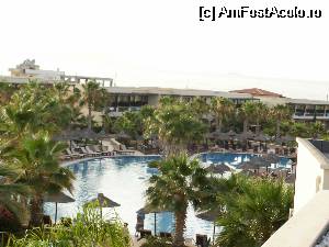 [P04] Vedere semi-panoramica a piscinei principale » foto by PeterCook
 - 
<span class="allrVoted glyphicon glyphicon-heart hidden" id="av523364"></span>
<a class="m-l-10 hidden" id="sv523364" onclick="voting_Foto_DelVot(,523364,16751)" role="button">șterge vot <span class="glyphicon glyphicon-remove"></span></a>
<a id="v9523364" class=" c-red"  onclick="voting_Foto_SetVot(523364)" role="button"><span class="glyphicon glyphicon-heart-empty"></span> <b>LIKE</b> = Votează poza</a> <img class="hidden"  id="f523364W9" src="/imagini/loader.gif" border="0" /><span class="AjErrMes hidden" id="e523364ErM"></span>