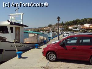 [P14] Nea Skioni şi portul său.  » foto by Carmen Ion
 - 
<span class="allrVoted glyphicon glyphicon-heart hidden" id="av800386"></span>
<a class="m-l-10 hidden" id="sv800386" onclick="voting_Foto_DelVot(,800386,16829)" role="button">șterge vot <span class="glyphicon glyphicon-remove"></span></a>
<a id="v9800386" class=" c-red"  onclick="voting_Foto_SetVot(800386)" role="button"><span class="glyphicon glyphicon-heart-empty"></span> <b>LIKE</b> = Votează poza</a> <img class="hidden"  id="f800386W9" src="/imagini/loader.gif" border="0" /><span class="AjErrMes hidden" id="e800386ErM"></span>