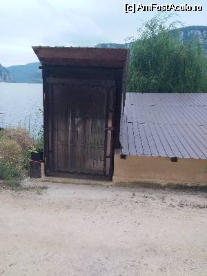 [P07] Intrarea spre ponton.  » foto by corinamaria
 - 
<span class="allrVoted glyphicon glyphicon-heart hidden" id="av534946"></span>
<a class="m-l-10 hidden" id="sv534946" onclick="voting_Foto_DelVot(,534946,16965)" role="button">șterge vot <span class="glyphicon glyphicon-remove"></span></a>
<a id="v9534946" class=" c-red"  onclick="voting_Foto_SetVot(534946)" role="button"><span class="glyphicon glyphicon-heart-empty"></span> <b>LIKE</b> = Votează poza</a> <img class="hidden"  id="f534946W9" src="/imagini/loader.gif" border="0" /><span class="AjErrMes hidden" id="e534946ErM"></span>