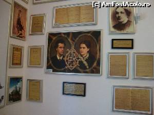 [P23] Muzeul Memorial Ciprian Porumbescu - compozitorul apare deseori expus alături de marea sa dragoste, Berta Gorgon.  » foto by Floryn81
 - 
<span class="allrVoted glyphicon glyphicon-heart hidden" id="av592090"></span>
<a class="m-l-10 hidden" id="sv592090" onclick="voting_Foto_DelVot(,592090,16986)" role="button">șterge vot <span class="glyphicon glyphicon-remove"></span></a>
<a id="v9592090" class=" c-red"  onclick="voting_Foto_SetVot(592090)" role="button"><span class="glyphicon glyphicon-heart-empty"></span> <b>LIKE</b> = Votează poza</a> <img class="hidden"  id="f592090W9" src="/imagini/loader.gif" border="0" /><span class="AjErrMes hidden" id="e592090ErM"></span>