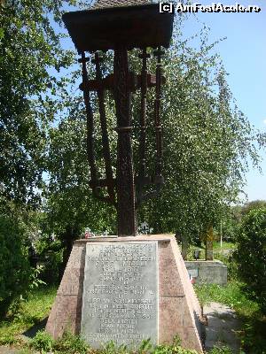 [P44] La plecare, observăm în apropiere monumentul funerar al lui Carol Miculi, fost elev al lui Frederic Chopin, cel care a fost profesorul de pian al lui Ciprian Porumbescu.  » foto by Floryn81
 - 
<span class="allrVoted glyphicon glyphicon-heart hidden" id="av592111"></span>
<a class="m-l-10 hidden" id="sv592111" onclick="voting_Foto_DelVot(,592111,16986)" role="button">șterge vot <span class="glyphicon glyphicon-remove"></span></a>
<a id="v9592111" class=" c-red"  onclick="voting_Foto_SetVot(592111)" role="button"><span class="glyphicon glyphicon-heart-empty"></span> <b>LIKE</b> = Votează poza</a> <img class="hidden"  id="f592111W9" src="/imagini/loader.gif" border="0" /><span class="AjErrMes hidden" id="e592111ErM"></span>
