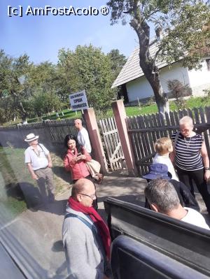 [P24] Grupul la intrare în casa memorială » foto by Michi
 - 
<span class="allrVoted glyphicon glyphicon-heart hidden" id="av1408574"></span>
<a class="m-l-10 hidden" id="sv1408574" onclick="voting_Foto_DelVot(,1408574,16986)" role="button">șterge vot <span class="glyphicon glyphicon-remove"></span></a>
<a id="v91408574" class=" c-red"  onclick="voting_Foto_SetVot(1408574)" role="button"><span class="glyphicon glyphicon-heart-empty"></span> <b>LIKE</b> = Votează poza</a> <img class="hidden"  id="f1408574W9" src="/imagini/loader.gif" border="0" /><span class="AjErrMes hidden" id="e1408574ErM"></span>