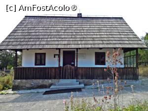 [P28] Casa memorială Ciprian Porumbescu » foto by Michi
 - 
<span class="allrVoted glyphicon glyphicon-heart hidden" id="av1408578"></span>
<a class="m-l-10 hidden" id="sv1408578" onclick="voting_Foto_DelVot(,1408578,16986)" role="button">șterge vot <span class="glyphicon glyphicon-remove"></span></a>
<a id="v91408578" class=" c-red"  onclick="voting_Foto_SetVot(1408578)" role="button"><span class="glyphicon glyphicon-heart-empty"></span> <b>LIKE</b> = Votează poza</a> <img class="hidden"  id="f1408578W9" src="/imagini/loader.gif" border="0" /><span class="AjErrMes hidden" id="e1408578ErM"></span>