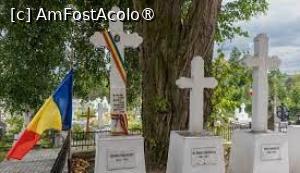[P34] Locurile de veci ale familiei Porumbescu » foto by Michi
 - 
<span class="allrVoted glyphicon glyphicon-heart hidden" id="av1408584"></span>
<a class="m-l-10 hidden" id="sv1408584" onclick="voting_Foto_DelVot(,1408584,16986)" role="button">șterge vot <span class="glyphicon glyphicon-remove"></span></a>
<a id="v91408584" class=" c-red"  onclick="voting_Foto_SetVot(1408584)" role="button"><span class="glyphicon glyphicon-heart-empty"></span> <b>LIKE</b> = Votează poza</a> <img class="hidden"  id="f1408584W9" src="/imagini/loader.gif" border="0" /><span class="AjErrMes hidden" id="e1408584ErM"></span>