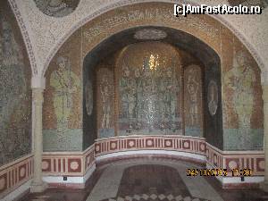 [P14] Capela vazuta din usa.  » foto by elviramvio
 - 
<span class="allrVoted glyphicon glyphicon-heart hidden" id="av685733"></span>
<a class="m-l-10 hidden" id="sv685733" onclick="voting_Foto_DelVot(,685733,16993)" role="button">șterge vot <span class="glyphicon glyphicon-remove"></span></a>
<a id="v9685733" class=" c-red"  onclick="voting_Foto_SetVot(685733)" role="button"><span class="glyphicon glyphicon-heart-empty"></span> <b>LIKE</b> = Votează poza</a> <img class="hidden"  id="f685733W9" src="/imagini/loader.gif" border="0" /><span class="AjErrMes hidden" id="e685733ErM"></span>