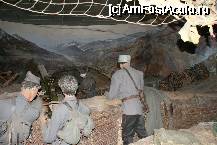 [P12] Un tranşeu din linile de apărare române, reconstituit în diorama de la muzeu » foto by Costi
 - 
<span class="allrVoted glyphicon glyphicon-heart hidden" id="av59611"></span>
<a class="m-l-10 hidden" id="sv59611" onclick="voting_Foto_DelVot(,59611,16993)" role="button">șterge vot <span class="glyphicon glyphicon-remove"></span></a>
<a id="v959611" class=" c-red"  onclick="voting_Foto_SetVot(59611)" role="button"><span class="glyphicon glyphicon-heart-empty"></span> <b>LIKE</b> = Votează poza</a> <img class="hidden"  id="f59611W9" src="/imagini/loader.gif" border="0" /><span class="AjErrMes hidden" id="e59611ErM"></span>