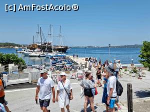 [P18] Turiști veniți în vizită pe insulă.  Mulți dintre ei români. » foto by pepsi70ro
 - 
<span class="allrVoted glyphicon glyphicon-heart hidden" id="av1241050"></span>
<a class="m-l-10 hidden" id="sv1241050" onclick="voting_Foto_DelVot(,1241050,17010)" role="button">șterge vot <span class="glyphicon glyphicon-remove"></span></a>
<a id="v91241050" class=" c-red"  onclick="voting_Foto_SetVot(1241050)" role="button"><span class="glyphicon glyphicon-heart-empty"></span> <b>LIKE</b> = Votează poza</a> <img class="hidden"  id="f1241050W9" src="/imagini/loader.gif" border="0" /><span class="AjErrMes hidden" id="e1241050ErM"></span>