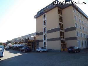 [P01] Hotel Ciao - partea din dreapta e hotelul, care continuă în plan îndepărtat cu sala de festivități / restaurantul » foto by Dragoș_MD
 - 
<span class="allrVoted glyphicon glyphicon-heart hidden" id="av541537"></span>
<a class="m-l-10 hidden" id="sv541537" onclick="voting_Foto_DelVot(,541537,17097)" role="button">șterge vot <span class="glyphicon glyphicon-remove"></span></a>
<a id="v9541537" class=" c-red"  onclick="voting_Foto_SetVot(541537)" role="button"><span class="glyphicon glyphicon-heart-empty"></span> <b>LIKE</b> = Votează poza</a> <img class="hidden"  id="f541537W9" src="/imagini/loader.gif" border="0" /><span class="AjErrMes hidden" id="e541537ErM"></span>