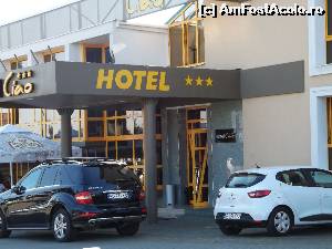[P02] Hotel Ciao - intrarea » foto by Dragoș_MD
 - 
<span class="allrVoted glyphicon glyphicon-heart hidden" id="av541540"></span>
<a class="m-l-10 hidden" id="sv541540" onclick="voting_Foto_DelVot(,541540,17097)" role="button">șterge vot <span class="glyphicon glyphicon-remove"></span></a>
<a id="v9541540" class=" c-red"  onclick="voting_Foto_SetVot(541540)" role="button"><span class="glyphicon glyphicon-heart-empty"></span> <b>LIKE</b> = Votează poza</a> <img class="hidden"  id="f541540W9" src="/imagini/loader.gif" border="0" /><span class="AjErrMes hidden" id="e541540ErM"></span>