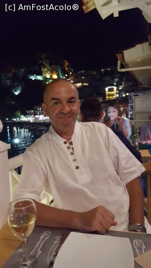 [P02] In spate se putea vedea o parte a golfului ce adapostea portul Pargai. Sus se poate vedea Castelul Venetian.  » foto by iulian68
 - 
<span class="allrVoted glyphicon glyphicon-heart hidden" id="av971749"></span>
<a class="m-l-10 hidden" id="sv971749" onclick="voting_Foto_DelVot(,971749,17099)" role="button">șterge vot <span class="glyphicon glyphicon-remove"></span></a>
<a id="v9971749" class=" c-red"  onclick="voting_Foto_SetVot(971749)" role="button"><span class="glyphicon glyphicon-heart-empty"></span> <b>LIKE</b> = Votează poza</a> <img class="hidden"  id="f971749W9" src="/imagini/loader.gif" border="0" /><span class="AjErrMes hidden" id="e971749ErM"></span>