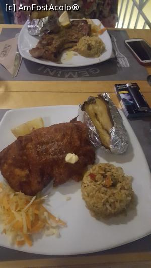 [P04] Cordon Bleu si Pork chop.  » foto by iulian68
 - 
<span class="allrVoted glyphicon glyphicon-heart hidden" id="av971751"></span>
<a class="m-l-10 hidden" id="sv971751" onclick="voting_Foto_DelVot(,971751,17099)" role="button">șterge vot <span class="glyphicon glyphicon-remove"></span></a>
<a id="v9971751" class=" c-red"  onclick="voting_Foto_SetVot(971751)" role="button"><span class="glyphicon glyphicon-heart-empty"></span> <b>LIKE</b> = Votează poza</a> <img class="hidden"  id="f971751W9" src="/imagini/loader.gif" border="0" /><span class="AjErrMes hidden" id="e971751ErM"></span>