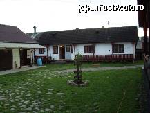 [P07] Curtea muzeului din Târpeşti » foto by corinka
 - 
<span class="allrVoted glyphicon glyphicon-heart hidden" id="av87939"></span>
<a class="m-l-10 hidden" id="sv87939" onclick="voting_Foto_DelVot(,87939,17175)" role="button">șterge vot <span class="glyphicon glyphicon-remove"></span></a>
<a id="v987939" class=" c-red"  onclick="voting_Foto_SetVot(87939)" role="button"><span class="glyphicon glyphicon-heart-empty"></span> <b>LIKE</b> = Votează poza</a> <img class="hidden"  id="f87939W9" src="/imagini/loader.gif" border="0" /><span class="AjErrMes hidden" id="e87939ErM"></span>