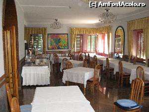 [P10] Sala de mese Albergo Rosetta, Paschiera del Garda » foto by vlado2
 - 
<span class="allrVoted glyphicon glyphicon-heart hidden" id="av546243"></span>
<a class="m-l-10 hidden" id="sv546243" onclick="voting_Foto_DelVot(,546243,17240)" role="button">șterge vot <span class="glyphicon glyphicon-remove"></span></a>
<a id="v9546243" class=" c-red"  onclick="voting_Foto_SetVot(546243)" role="button"><span class="glyphicon glyphicon-heart-empty"></span> <b>LIKE</b> = Votează poza</a> <img class="hidden"  id="f546243W9" src="/imagini/loader.gif" border="0" /><span class="AjErrMes hidden" id="e546243ErM"></span>