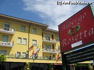 [P11] Albergo Rosetta, Paschiera del Garda » foto by vlado2
 - 
<span class="allrVoted glyphicon glyphicon-heart hidden" id="av546244"></span>
<a class="m-l-10 hidden" id="sv546244" onclick="voting_Foto_DelVot(,546244,17240)" role="button">șterge vot <span class="glyphicon glyphicon-remove"></span></a>
<a id="v9546244" class=" c-red"  onclick="voting_Foto_SetVot(546244)" role="button"><span class="glyphicon glyphicon-heart-empty"></span> <b>LIKE</b> = Votează poza</a> <img class="hidden"  id="f546244W9" src="/imagini/loader.gif" border="0" /><span class="AjErrMes hidden" id="e546244ErM"></span>