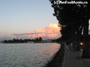 [P18] Via Lungolago Mazzini, Peschiera del Garda » foto by vlado2
 - 
<span class="allrVoted glyphicon glyphicon-heart hidden" id="av546251"></span>
<a class="m-l-10 hidden" id="sv546251" onclick="voting_Foto_DelVot(,546251,17240)" role="button">șterge vot <span class="glyphicon glyphicon-remove"></span></a>
<a id="v9546251" class=" c-red"  onclick="voting_Foto_SetVot(546251)" role="button"><span class="glyphicon glyphicon-heart-empty"></span> <b>LIKE</b> = Votează poza</a> <img class="hidden"  id="f546251W9" src="/imagini/loader.gif" border="0" /><span class="AjErrMes hidden" id="e546251ErM"></span>