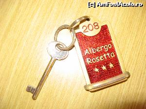 [P04] Albergo Rosetta, Paschiera del Garda » foto by vlado2
 - 
<span class="allrVoted glyphicon glyphicon-heart hidden" id="av546237"></span>
<a class="m-l-10 hidden" id="sv546237" onclick="voting_Foto_DelVot(,546237,17240)" role="button">șterge vot <span class="glyphicon glyphicon-remove"></span></a>
<a id="v9546237" class=" c-red"  onclick="voting_Foto_SetVot(546237)" role="button"><span class="glyphicon glyphicon-heart-empty"></span> <b>LIKE</b> = Votează poza</a> <img class="hidden"  id="f546237W9" src="/imagini/loader.gif" border="0" /><span class="AjErrMes hidden" id="e546237ErM"></span>