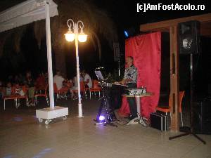[P17] muzica live intr-una dintre seri » foto by 1234 Dana
 - 
<span class="allrVoted glyphicon glyphicon-heart hidden" id="av548681"></span>
<a class="m-l-10 hidden" id="sv548681" onclick="voting_Foto_DelVot(,548681,17305)" role="button">șterge vot <span class="glyphicon glyphicon-remove"></span></a>
<a id="v9548681" class=" c-red"  onclick="voting_Foto_SetVot(548681)" role="button"><span class="glyphicon glyphicon-heart-empty"></span> <b>LIKE</b> = Votează poza</a> <img class="hidden"  id="f548681W9" src="/imagini/loader.gif" border="0" /><span class="AjErrMes hidden" id="e548681ErM"></span>