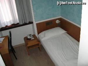 [P07] Camera single a hotelului BW Europa din Riva del Garda » foto by vlado2
 - 
<span class="allrVoted glyphicon glyphicon-heart hidden" id="av549171"></span>
<a class="m-l-10 hidden" id="sv549171" onclick="voting_Foto_DelVot(,549171,17313)" role="button">șterge vot <span class="glyphicon glyphicon-remove"></span></a>
<a id="v9549171" class=" c-red"  onclick="voting_Foto_SetVot(549171)" role="button"><span class="glyphicon glyphicon-heart-empty"></span> <b>LIKE</b> = Votează poza</a> <img class="hidden"  id="f549171W9" src="/imagini/loader.gif" border="0" /><span class="AjErrMes hidden" id="e549171ErM"></span>