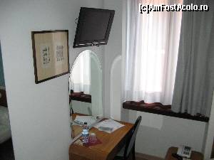 [P08] Camera single a hotelului BW Europa din Riva del Garda » foto by vlado2
 - 
<span class="allrVoted glyphicon glyphicon-heart hidden" id="av549172"></span>
<a class="m-l-10 hidden" id="sv549172" onclick="voting_Foto_DelVot(,549172,17313)" role="button">șterge vot <span class="glyphicon glyphicon-remove"></span></a>
<a id="v9549172" class=" c-red"  onclick="voting_Foto_SetVot(549172)" role="button"><span class="glyphicon glyphicon-heart-empty"></span> <b>LIKE</b> = Votează poza</a> <img class="hidden"  id="f549172W9" src="/imagini/loader.gif" border="0" /><span class="AjErrMes hidden" id="e549172ErM"></span>