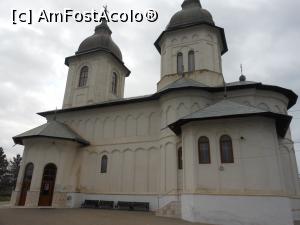 [P16] Huși - Catedrala Episcopală, Biserica "Sfinții Apostoli Petru și Pavel". » foto by iulianic
 - 
<span class="allrVoted glyphicon glyphicon-heart hidden" id="av1361669"></span>
<a class="m-l-10 hidden" id="sv1361669" onclick="voting_Foto_DelVot(,1361669,17315)" role="button">șterge vot <span class="glyphicon glyphicon-remove"></span></a>
<a id="v91361669" class=" c-red"  onclick="voting_Foto_SetVot(1361669)" role="button"><span class="glyphicon glyphicon-heart-empty"></span> <b>LIKE</b> = Votează poza</a> <img class="hidden"  id="f1361669W9" src="/imagini/loader.gif" border="0" /><span class="AjErrMes hidden" id="e1361669ErM"></span>