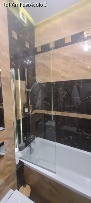 [P01] Baia apartamentului » foto by Tonyc
 - 
<span class="allrVoted glyphicon glyphicon-heart hidden" id="av1526522"></span>
<a class="m-l-10 hidden" id="sv1526522" onclick="voting_Foto_DelVot(,1526522,17319)" role="button">șterge vot <span class="glyphicon glyphicon-remove"></span></a>
<a id="v91526522" class=" c-red"  onclick="voting_Foto_SetVot(1526522)" role="button"><span class="glyphicon glyphicon-heart-empty"></span> <b>LIKE</b> = Votează poza</a> <img class="hidden"  id="f1526522W9" src="/imagini/loader.gif" border="0" /><span class="AjErrMes hidden" id="e1526522ErM"></span>