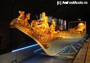[P14] Barca regala privita de la prova. Decoratiunile de aici sunt si mai complicate, prezentandu-l pe Neptun (sau Poseidon)  » foto by Radu Tudoran
 - 
<span class="allrVoted glyphicon glyphicon-heart hidden" id="av693603"></span>
<a class="m-l-10 hidden" id="sv693603" onclick="voting_Foto_DelVot(,693603,17324)" role="button">șterge vot <span class="glyphicon glyphicon-remove"></span></a>
<a id="v9693603" class=" c-red"  onclick="voting_Foto_SetVot(693603)" role="button"><span class="glyphicon glyphicon-heart-empty"></span> <b>LIKE</b> = Votează poza</a> <img class="hidden"  id="f693603W9" src="/imagini/loader.gif" border="0" /><span class="AjErrMes hidden" id="e693603ErM"></span>