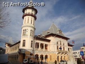 [P01] Începem plimbarea noastră prin municipiul Buzău din zona centrală a orașului. În imagine se află Palatul Comunal, clădire declarată ”monument istoric”.  » foto by Floryn81
 - 
<span class="allrVoted glyphicon glyphicon-heart hidden" id="av820079"></span>
<a class="m-l-10 hidden" id="sv820079" onclick="voting_Foto_DelVot(,820079,17366)" role="button">șterge vot <span class="glyphicon glyphicon-remove"></span></a>
<a id="v9820079" class=" c-red"  onclick="voting_Foto_SetVot(820079)" role="button"><span class="glyphicon glyphicon-heart-empty"></span> <b>LIKE</b> = Votează poza</a> <img class="hidden"  id="f820079W9" src="/imagini/loader.gif" border="0" /><span class="AjErrMes hidden" id="e820079ErM"></span>