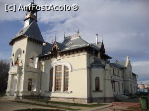 [P20] Vila Albatros din parcul Marghiloman a fost reabilitată în ultimii ani. Această vilă poartă numele unuia dintre armăsarii favoriți ai lui Alexandru Marghiloman, om politic pasionat de cursele de cai.  » foto by Floryn81
 - 
<span class="allrVoted glyphicon glyphicon-heart hidden" id="av820602"></span>
<a class="m-l-10 hidden" id="sv820602" onclick="voting_Foto_DelVot(,820602,17366)" role="button">șterge vot <span class="glyphicon glyphicon-remove"></span></a>
<a id="v9820602" class=" c-red"  onclick="voting_Foto_SetVot(820602)" role="button"><span class="glyphicon glyphicon-heart-empty"></span> <b>LIKE</b> = Votează poza</a> <img class="hidden"  id="f820602W9" src="/imagini/loader.gif" border="0" /><span class="AjErrMes hidden" id="e820602ErM"></span>