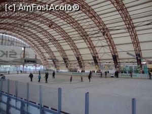 [P27] Patinoarul ”Ice Magic” din municipiul Buzău. Patinoarul se află la ieșirea din oraș spre Ploiești.  » foto by Floryn81
 - 
<span class="allrVoted glyphicon glyphicon-heart hidden" id="av820609"></span>
<a class="m-l-10 hidden" id="sv820609" onclick="voting_Foto_DelVot(,820609,17366)" role="button">șterge vot <span class="glyphicon glyphicon-remove"></span></a>
<a id="v9820609" class=" c-red"  onclick="voting_Foto_SetVot(820609)" role="button"><span class="glyphicon glyphicon-heart-empty"></span> <b>LIKE</b> = Votează poza</a> <img class="hidden"  id="f820609W9" src="/imagini/loader.gif" border="0" /><span class="AjErrMes hidden" id="e820609ErM"></span>