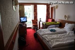 [P15] Remisens Family Hotel Excelsior - camera noastra » foto by cristi_an3000
 - 
<span class="allrVoted glyphicon glyphicon-heart hidden" id="av553520"></span>
<a class="m-l-10 hidden" id="sv553520" onclick="voting_Foto_DelVot(,553520,17424)" role="button">șterge vot <span class="glyphicon glyphicon-remove"></span></a>
<a id="v9553520" class=" c-red"  onclick="voting_Foto_SetVot(553520)" role="button"><span class="glyphicon glyphicon-heart-empty"></span> <b>LIKE</b> = Votează poza</a> <img class="hidden"  id="f553520W9" src="/imagini/loader.gif" border="0" /><span class="AjErrMes hidden" id="e553520ErM"></span>